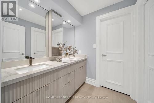 271 Oakhill Road, Mississauga, ON - Indoor Photo Showing Bathroom
