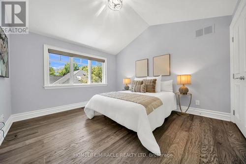 271 Oakhill Road, Mississauga, ON - Indoor Photo Showing Bedroom