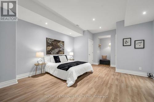 271 Oakhill Road, Mississauga, ON - Indoor Photo Showing Bedroom