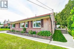 4 SORA DRIVE  Mississauga, ON L5M 1A8