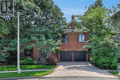 324 OAKRIDGE COURT  Oakville, ON L6H 5T9