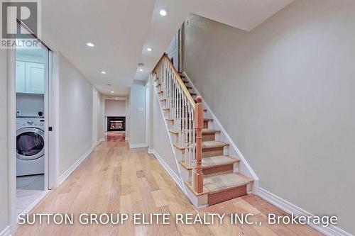 2485 Bankside Drive, Mississauga, ON - Indoor Photo Showing Laundry Room