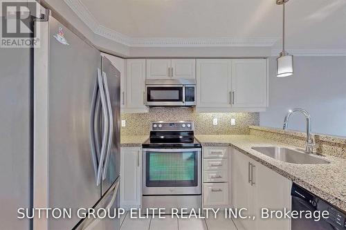2485 Bankside Drive, Mississauga, ON - Indoor Photo Showing Kitchen With Stainless Steel Kitchen With Upgraded Kitchen