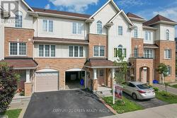 19 ENGLAND TERRACE  Hamilton, ON L8J 2V7