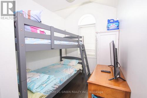 19 England Terrace, Hamilton, ON - Indoor Photo Showing Bedroom