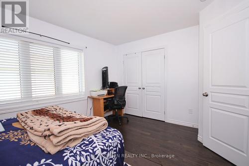19 England Terrace, Hamilton, ON - Indoor Photo Showing Bedroom