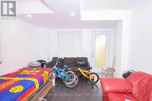 19 England Terrace, Hamilton, ON - Indoor Photo Showing Bedroom