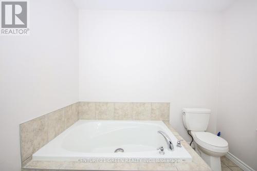 19 England Terrace, Hamilton, ON - Indoor Photo Showing Bathroom