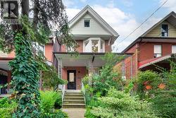 218 MONTROSE AVENUE  Toronto, ON M6G 3G7