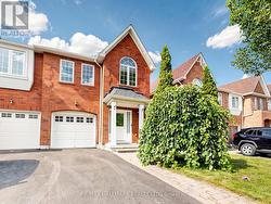 12 STOKELY CRESCENT Whitby, ON L1N 9S8