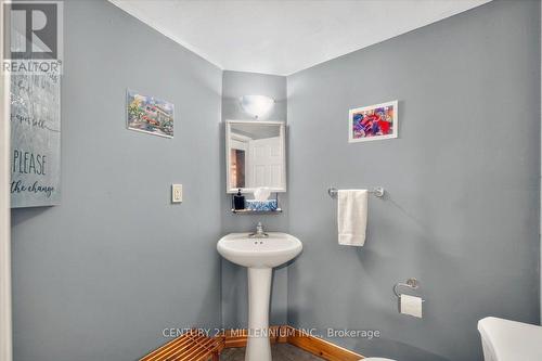23 Eldad Drive, Clarington, ON - Indoor Photo Showing Bathroom