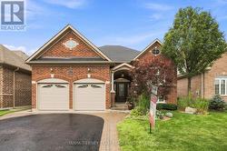 915 BLACK CHERRY DRIVE Oshawa, ON L1K 0P6