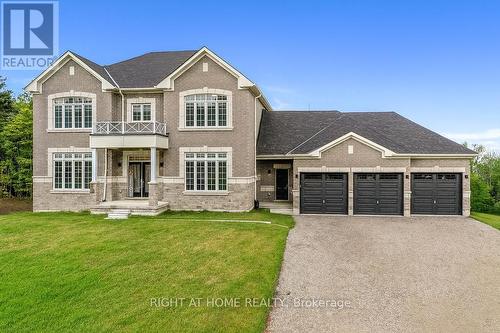 8 FOREST HEIGHTS COURT  Oro-Medonte, ON L0L 2E0