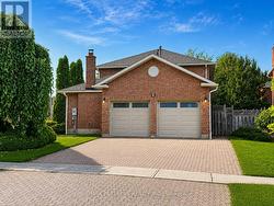 2 GLENHURST ROAD Richmond Hill, ON L4B 2C9