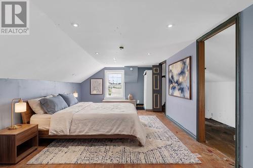 6331 26 Highway, Clearview, ON - Indoor Photo Showing Bedroom