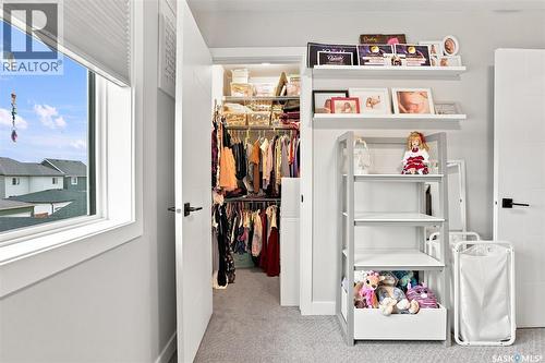 222 Dubois Crescent, Saskatoon, SK - Indoor Photo Showing Laundry Room