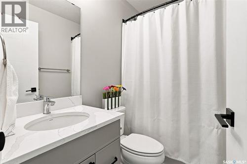 222 Dubois Crescent, Saskatoon, SK - Indoor Photo Showing Bathroom