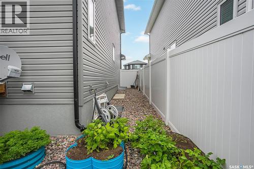 222 Dubois Crescent, Saskatoon, SK - Outdoor With Exterior