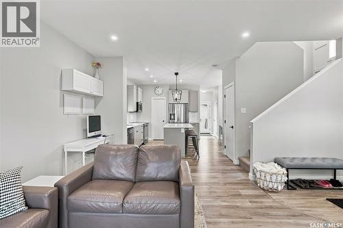 222 Dubois Crescent, Saskatoon, SK - Indoor Photo Showing Living Room