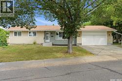 2 Springstein AVENUE  Regina, SK S4R 7H7