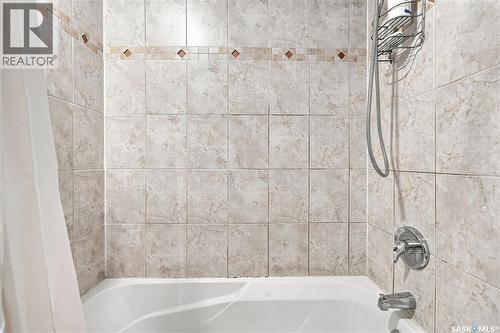 2 Springstein Avenue, Regina, SK - Indoor Photo Showing Bathroom