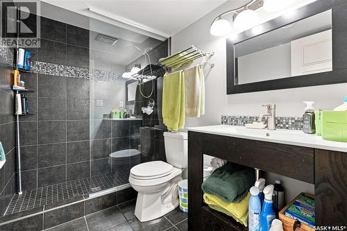 2 Springstein Avenue, Regina, SK - Indoor Photo Showing Bathroom
