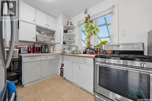416 Taylor Street W, Saskatoon, SK - Indoor Photo Showing Kitchen