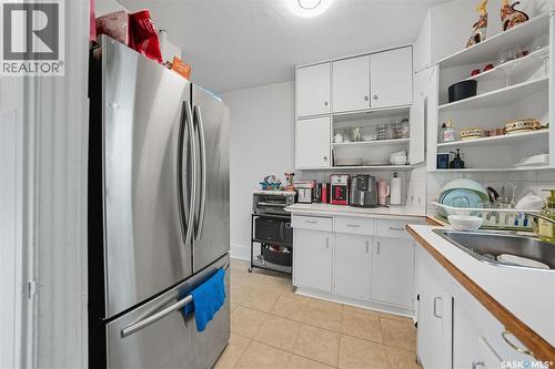 416 Taylor Street W, Saskatoon, SK - Indoor Photo Showing Kitchen
