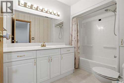 246 Plainsview Drive, Regina, SK - Indoor Photo Showing Bathroom