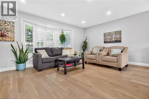 516 Kenmarr Crescent, Burlington, ON - Indoor Photo Showing Living Room