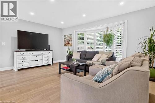 516 Kenmarr Crescent, Burlington, ON - Indoor Photo Showing Living Room