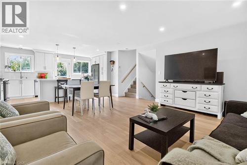 516 Kenmarr Crescent, Burlington, ON - Indoor Photo Showing Living Room