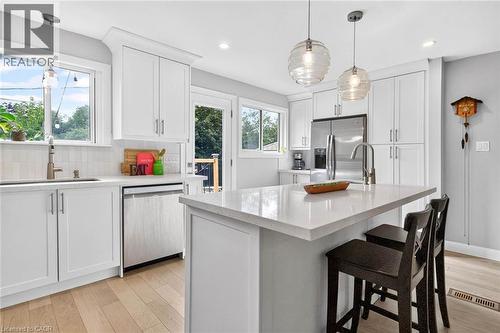 516 Kenmarr Crescent, Burlington, ON - Indoor Photo Showing Kitchen With Upgraded Kitchen
