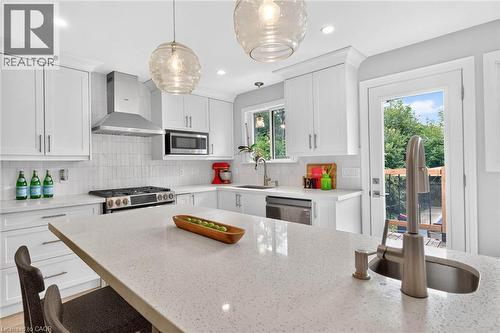516 Kenmarr Crescent, Burlington, ON - Indoor Photo Showing Kitchen With Upgraded Kitchen