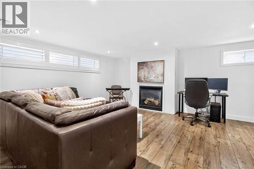 516 Kenmarr Crescent, Burlington, ON - Indoor With Fireplace