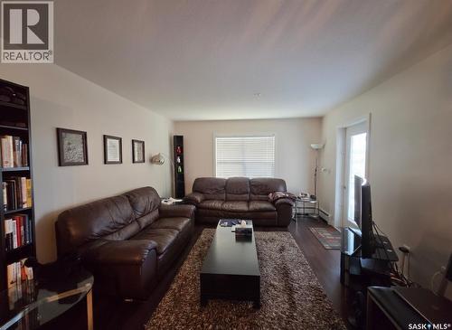 216 211 Ledingham Street, Saskatoon, SK - Indoor Photo Showing Living Room