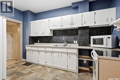 2242 Angus Street, Regina, SK - Indoor Photo Showing Kitchen With Double Sink