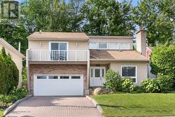 1971 ROSEBELLA AVENUE Ottawa, ON K1T 1G6