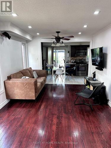 4 SUNSHADE PLACE , Brampton, Ontario L6Z 2B8 3