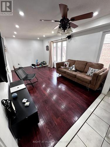 4 SUNSHADE PLACE , Brampton, Ontario L6Z 2B8 4