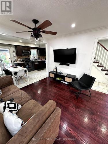 4 SUNSHADE PLACE , Brampton, Ontario L6Z 2B8 5