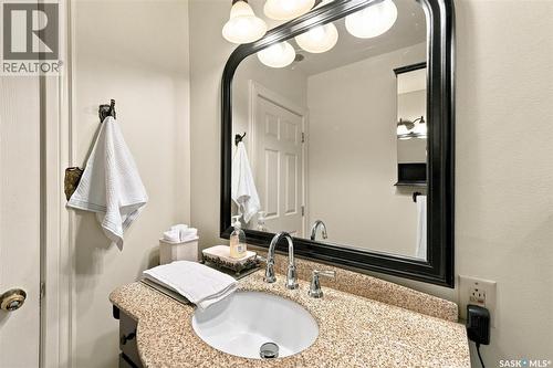 1621 Edward Avenue, Saskatoon, SK - Indoor Photo Showing Bathroom