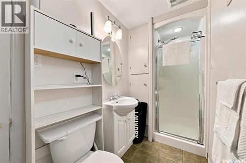 1621 Edward Avenue, Saskatoon, SK - Indoor Photo Showing Bathroom