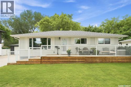 1621 Edward Avenue, Saskatoon, SK - Outdoor With Deck Patio Veranda