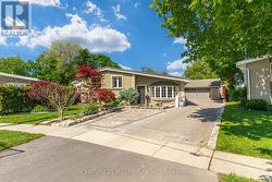 26 ALSTON COURT Brampton, ON L6W 3B6