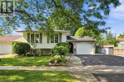 596 LOUISE Drive  Burlington, ON L7L 2T9