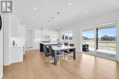 36 Ewing Way, Amaranth, ON - Indoor Photo Showing Dining Room
