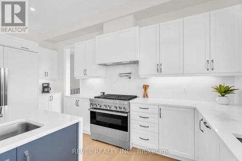 36 Ewing Way, Amaranth, ON - Indoor Photo Showing Kitchen With Upgraded Kitchen