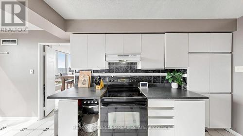804 - 2901 Kipling Avenue, Toronto, ON - Indoor Photo Showing Kitchen