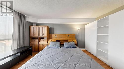 804 - 2901 Kipling Avenue, Toronto, ON - Indoor Photo Showing Bedroom